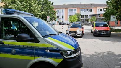 Bild: Lennart Preiss/dpa
Die Polizei nahm nach eigenen Angaben den mutmaßlichen Täter fest.