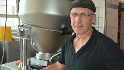 Bild: Josef Rosner
Metzgergeselle Josef Bauer verbrachte sein gesamtes Berufsleben bei der Metzgerei Grillmeier.