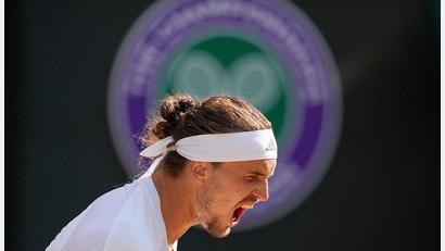 Bild: Andrew Matthews/PA Wire/dpa
Emotional feierte Alexander Zverev im Viertelfinale gegen Taylor Fritz wichtige Punktgewinne.