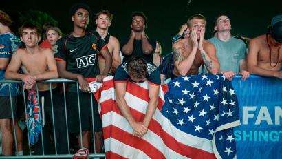 Bild: Rod Lamkey/AP/dpa
Ist die WM-Euphorie in den USA nach dem Aus des eigenen Teams vorbei?