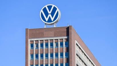 Bild: Julian Stratenschulte/dpa
Im Vorstandhochhaus in Wolfsburg traf sich am Donnerstag der Aufsichtsrat. (Archivbild)