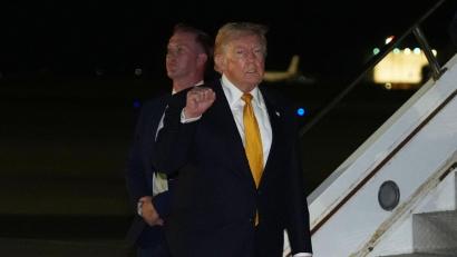 Bild: Alex Brandon/AP/dpa
US-Präsident Trump stellt einen noch größeren Truppenabzug aus Europa in Aussicht.