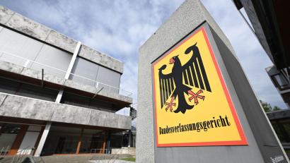 Bild: Uli Deck/dpa
Das Gericht hat einen Eilantrag der Linksfraktion geprüft.