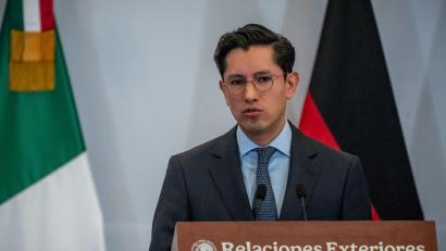 Bild: Michael Kappeler/dpa
Mexikos Außenminister Roberto Velasco sagt, man werde nun auch juristisch auf die Vorfälle reagieren. (Archivbild)