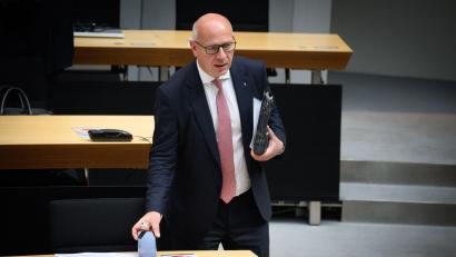 Bild: Bernd von Jutrczenka/dpa
Berlins Regierender Bürgermeister Kai Wegner (CDU) ist unter verstärktem Druck. (Archivbild)