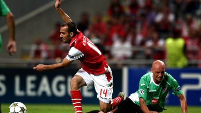 Bild: picture alliance / dpa
Mit CFR Cluj spielte Gabriel Mureșan (r) auch in der Champions League.