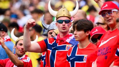 Bild: Tom Weller/dpa
Die norwegischen Fans und der Ruder-Jubel zählen zu den Highlights der Fußball-WM. (Archivfoto)