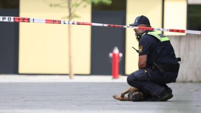 Bild: Karl-Josef Hildenbrand/dpa
Das Gelände wurde abgesucht.