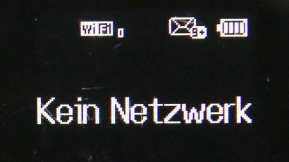 Symbolbild: Bodo Marks
Kein Netzwerk – so heißt es auf dem Display eines Routers. Im Gemeindegebiet der Stadt Erbendorf ist die Versorgung mit Internet und Telefon seit mehr als zwei Wochen beeinträchtigt.
