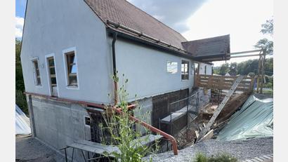 Bild: Joachim Gebhardt
Die Sanierungsarbeiten am Kindergarten in Fürnried gehen zügig voran.