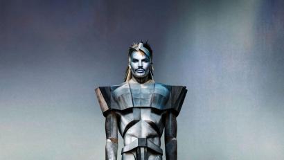 Bild: Nick Knight/The Orchard/dpa
„Adam“ heißt das neue Album von Adam Lambert.