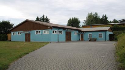 Bild: Hans Prem
Am 18. und 19. Juli wird die Ausstellungshalle der Plößberger Kleintierzüchter in der Waldstraße 7 zur Festhalle umfunktioniert. Sie feiern das 25-jährige Bestehen der Halle und das 60. Jubiläum ihres Vereins.