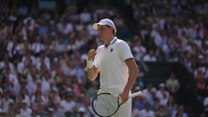 Bild: Brian Inganga/AP/dpa
Jannik Sinner steht im Finale von Wimbledon.