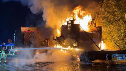 Bild: Polizeiinspektion Stadtsteinach/dpa
Die Löscharbeiten dauerten die ganze Nacht.