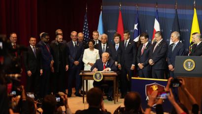 Bild: Rebecca Blackwell/AP/dpa
Die USA und mehrere lateinamerikanische Staaten haben Kolumbiens Behörden zur Einhaltung der Verfassung und zu einem geordneten Machtwechsel aufgerufen. (Archivbild)