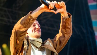 Bild: Franka Eichl
Tream hat beim Auftakt seiner Open-Air-Tournee durch Deutschland in Regensburg ganz viel Liebe für seine Fans übrig.