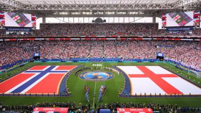 Bild: Marta Lavandier/AP/dpa
Norwegen hat gegen England nicht nur das WM-Viertelfinale, sondern auch eine kleine Online-Wette verloren. (Illustration)