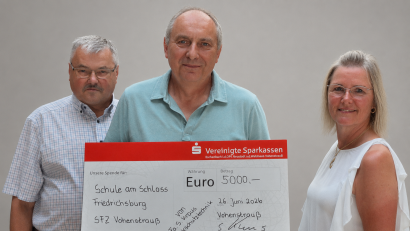 Bild: Michael Raab (MRaab@sfz-vohenstrauss.de)
Sonderschuloberlehrer i.R. Michael Kindl und Siegfried Kraus Kraus mit Gattin.