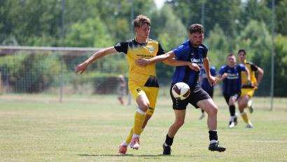 Bild: Dieter Jäschke
SpVgg-SV-Stürmer Josef Rodler (rechts) sorgte für das 2:0 gegen den VFC Plauen.