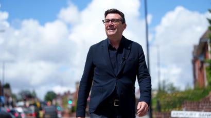 Bild: Jon Super/AP/dpa
Andy Burnham wird mit hoher Wahrscheinlichkeit der nächste britische Premierminister. (Archivbild)