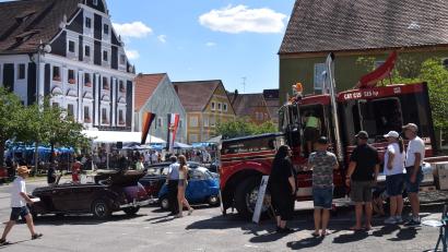 Bild: Paul Böhm
Viele Besucher kamen zum 39. Jahrestreffen der Freunde besonderer Fahrzeuge und Oldtimer nach Hohenburg.
