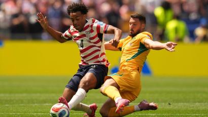 Bild: Abbie Parr/AP/dpa
Tyler Adams (l) ist ein Führungsspieler des US-Teams. (Archivbild)