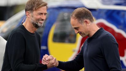 Bild: Jan Woitas/dpa
Jürgen Klopp kann nur mit Einverständnis von Red-Bull-Chef Mintzlaff (r.) Bundestrainer werden. (Archivbild)