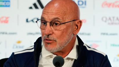 Bild: Tony Gutierrez/AP/dpa
Luis de la Fuente erwartet ein großes Spiel von Lamine Yamal.