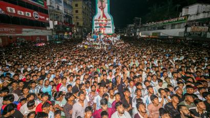 Bild: Rayhan Ahmed/ZUMA Press Wire/dpa
Tausende Fans in Bangladesch verfolgen die Fußball-WM, vor allem die Spiele ihres Superstars Lionel Messi.