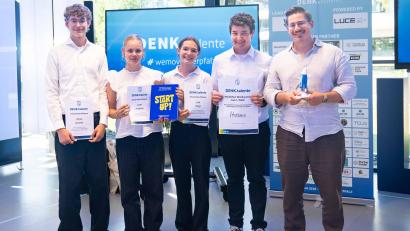 Bild: DENK.summit
Beim Ideenwettbewerb „DENK.talente“ präsentieren Schülerinnen und Schüler ihre innovativen Konzepte vor einer fachkundigen Jury.