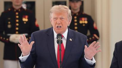 Bild: Alex Brandon/AP/dpa
Die USA wollen den Iran weiter angreifen - das macht Trump klar.