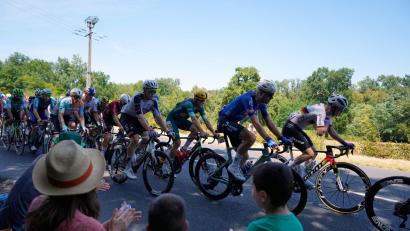 Bild: Mosa'ab Elshamy/AP/dpa
Radprofis bei der 113. Tour de France.