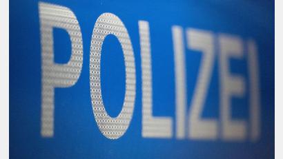 Symbolbild: Marijan Murat/dpa
In Oberviechtach haben Jugendliche ein Ortsschild gestohlen. Die Polizei sucht Zeugen.