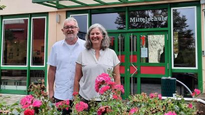 Foto: Brigitte Grüner
Ferdinand Höllerer geht mit Ablauf des Schuljahres in die Freistellungsphase der Altersteilzeit. Seine Nachfolgerin wird die bisherige Konrektorin Renate Schmidt.