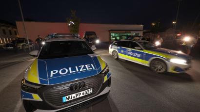 Bild: Karl-Josef Hildenbrand/dpa
Die Polizei sucht einen Verdächtigen und warnt vor ihm.