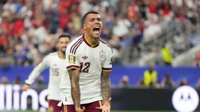 Bild: Ashley Landis/AP/dpa
Der Spanier Pedro Porro sorgte mit seinem Treffer zum 2:0 für die Entscheidung gegen Frankreich.