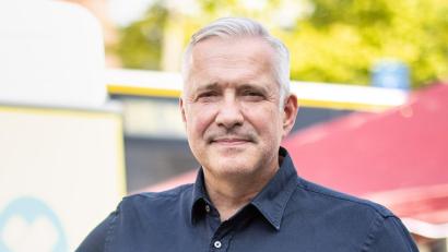 Bild: Matthias Balk/dpa
Nutzte sein Trinkgeld für pädagogisch nicht wertvolle Ausgaben: Fernsehkoch Alexander Herrmann. (Archivbild)