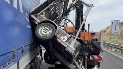 Symbolbild: Verkehrspolizeiinspektion Regensburg
Ein Lkw-Fahrer rammt auf der A 3 bei Regensburg einen Sicherungsanhänger. Der Unfall führt zu Sperrungen, verletzt wird niemand.