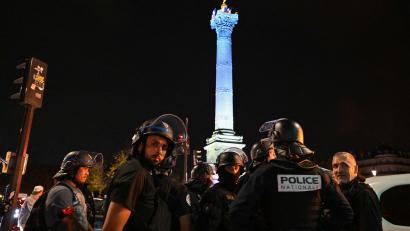 Bild: Martin Lelievre/AFP/dpa
In zahlreichen französischen Städten kam es nach dem WM-Aus zu Ausschreitungen.