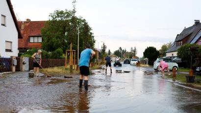 Bild: News5 / David Oßwald/NEWS5/dpa
Vielerorts wurden Straßen überschwemmt.