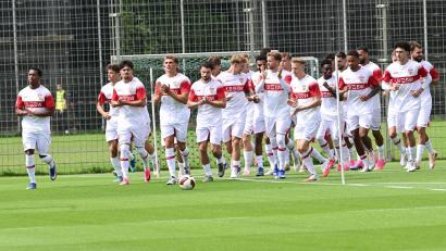 Bild: Bernd Weißbrod/dpa
Der VfB Stuttgart ist vor 1.000 Zuschauern in die Saisonvorbereitung gestartet.