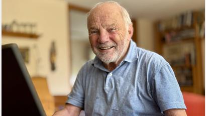 Bild: upl
Dieter Radl an seinem Schreibtisch in seiner Wohnung in Sulzbach-Rosenberg.