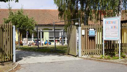 Bild: Dokument Bernhard Kreuzer
Die Gebühren für das Kinderhaus Mobile in Kulmain müssen neu berechnet werden. Bei einem Informationsabend am Dienstag, 28. Juli, werden die Eltern ausführlich dazu informiert.