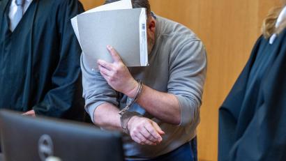 Bild: Armin Weigel/dpa
Im Mordprozess um den Tod einer dreifachen Mutter ist vor dem Landgericht Landshut das Urteil gesprochen worden. (Archivbild)