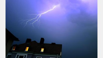 Bild: Karl-Josef Hildenbrand/dpa/dpa-tmn
Die Gewitterstimmung in Bayern bleibt. (Archivfoto)