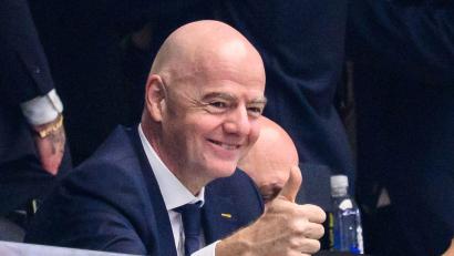 Bild: Tom Weller/dpa
Gianni Infantino hat gute Laune bei der WM.