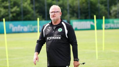 Bild: Daniel Löb/dpa
Heiko Vogel geht nach viel Zittern in der Relegation in seine zweite Saison mit der SpVgg Greuther Fürth. (Archivbild)
