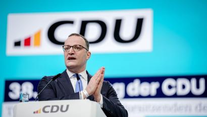 Bild: Kay Nietfeld/dpa
CDU-Politiker Jens Spahn muss sein mächtiges Amt als Fraktionschef abgeben.