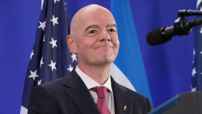 Bild: Jacquelyn Martin/AP/dpa
Diese WM lohnt sich für FIFA-Präsident Gianni Infantino.