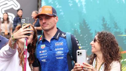 Bild: Omar Havana/AP/dpa
Max Verstappen ist in Belgien gefragt.